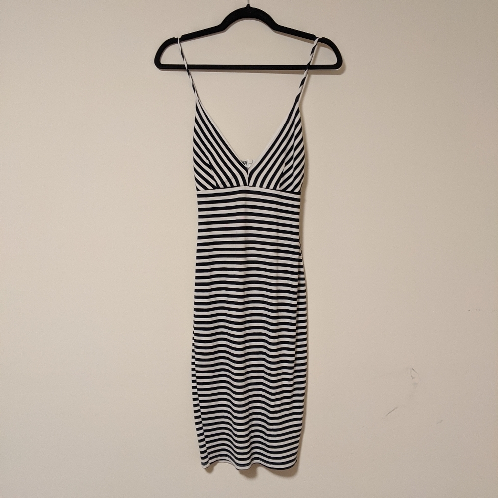 DONATED 💥 Navy Blue & White Striped Summer Dress